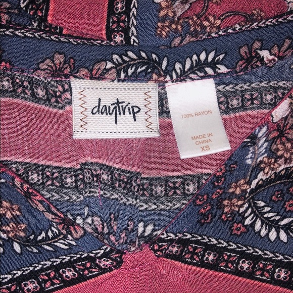 Daytrip high low design tunic blouse - Picture 2 of 2